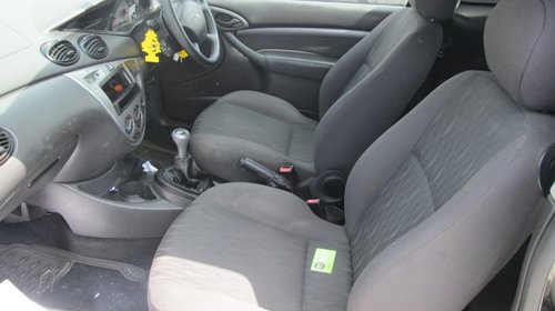 Dezmembrez ford focus coupe 1.6i din 2003