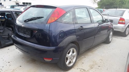 Dezmembrez Ford Focus hatchback, an 2002, 1.8 tddi