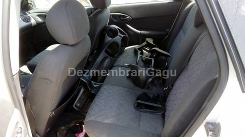 Dezmembrez Ford Focus I, an 2000