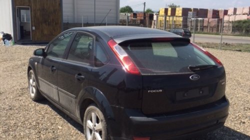 Dezmembrez Ford Focus negru 2006 1,6tdci