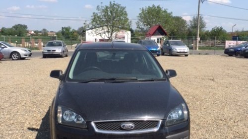 Dezmembrez Ford Focus negru 2006 1,6tdci