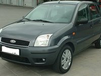 Dezmembrez Ford Fusion 1.4 benzina din 2003 volan pe stanga