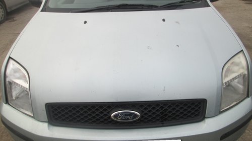 Dezmembrez Ford Fusion din 2004