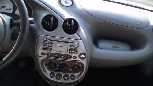 Dezmembrez Ford Ka ,an 2000