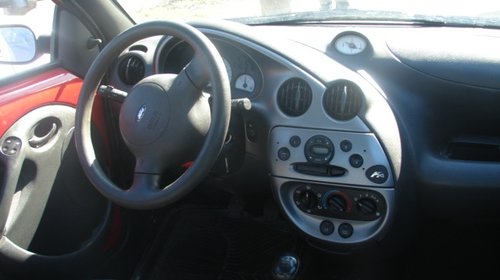 Dezmembrez Ford Ka din 2001