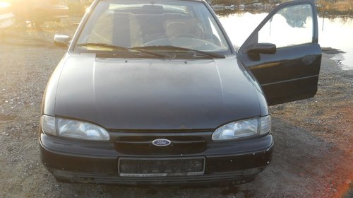 Dezmembrez Ford Mondeo 1.8 benzina an 1996