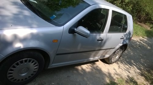 Dezmembrez golf 4 1.6 SR