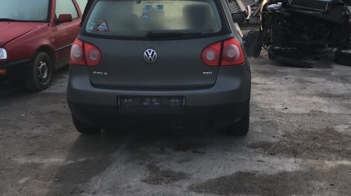 Dezmembrez golf 5 1.9tdi din anul 2006 tip motor bxe 105 cai