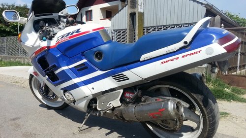 Dezmembrez Honda CBR 1000 F