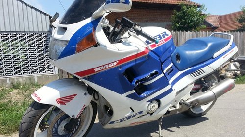 Dezmembrez Honda CBR 1000 F