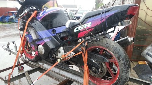 Dezmembrez Honda CBR 600 f2