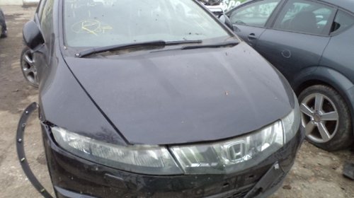 Dezmembrez Honda Civic an 2006, motor 1799 cc