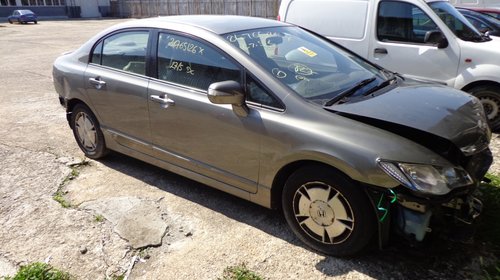 Dezmembrez Honda civic Hybrid