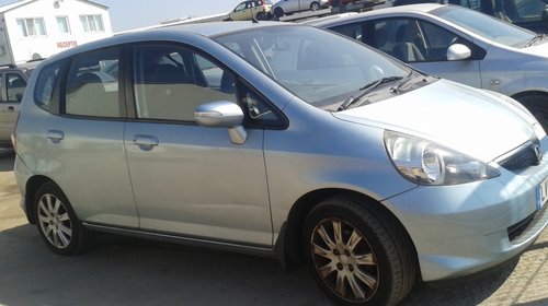 Dezmembrez Honda Jazz din 2004 1.4 benzina ti