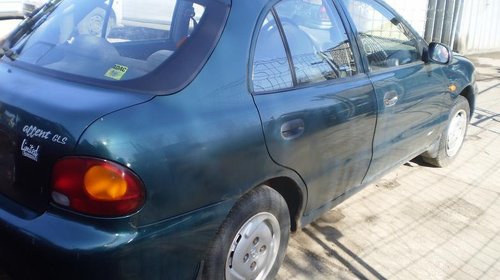 Dezmembrez Hyundai Accent din 1998, 1.3 b