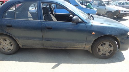 Dezmembrez Hyundai Accent din 1999