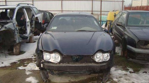 Dezmembrez Hyundai Coupe 1999 1.6 16V 100.000