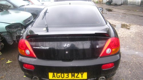 Dezmembrez hyundai coupe 2.0/16v din 2004