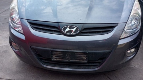 Dezmembrez hyundai i20 an 2011