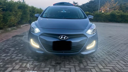 Dezmembrez Hyundai i30 1.4 benzina 2013