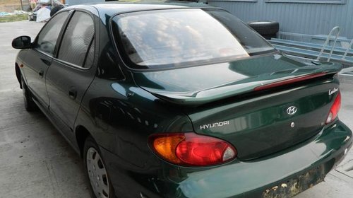 Dezmembrez Hyundai Lantra, model masina 1999 Oradea