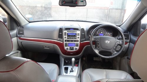 Dezmembrez Hyundai Santa Fe 2.2 110kw 150cp 2007