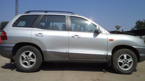 Dezmembrez Hyundai Santa Fe, an 2003, motor 2