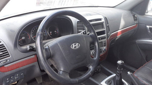 Dezmembrez Hyundai Santa Fe din 2006, motor 2.2 Diesel