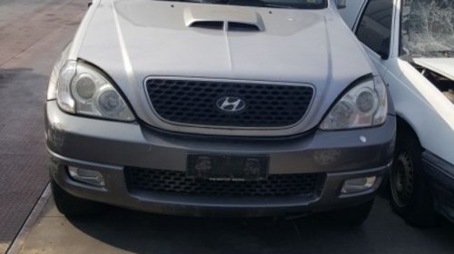 Dezmembrez Hyundai Terracan din 2004 motor 2.