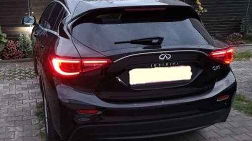 Dezmembrez Infinty Q30