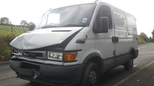 Dezmembrez Iveco Daily din 2004, 2.3d