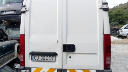 Dezmembrez Iveco Daily III 2.3