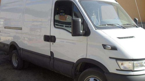 Dezmembrez Iveco Daily model 2000 - 2005 punt