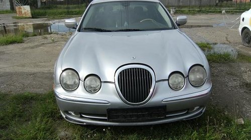 Dezmembrez Jaguar S-Type din 2002