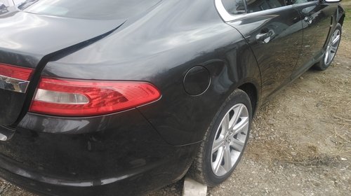 Dezmembrez Jaguar xf 3.0 diesel an 2011