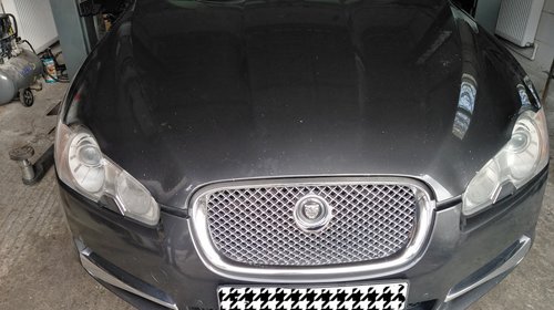 Dezmembrez Jaguar xf 3.0 diesel an 2011