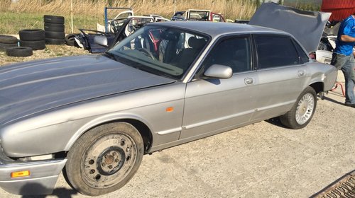 Dezmembrez Jaguar XJ8 3.2 V8