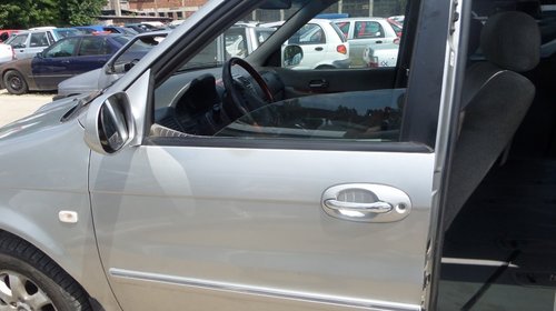 Dezmembrez Kia Carnival 2.9 CDRI din 2002