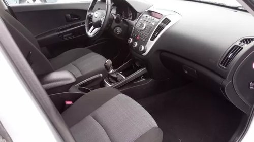 Dezmembrez Kia Ceed Facelift 1,6 Crdi