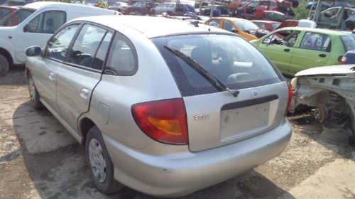 Dezmembrez Kia Rio an fabricatie 2002,motor 1.5 benzina,motor KIA A5D