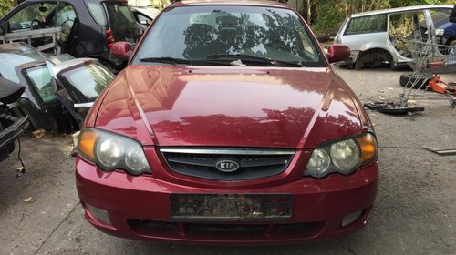 Dezmembrez Kia Shuma 2003 Hatchback 1.6