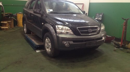 Dezmembrez kia sorento 2.5 2005