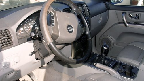 Dezmembrez Kia Sorento 2.5 D, an 2006