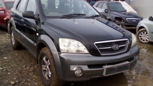 Dezmembrez Kia Sorento ,an 2004