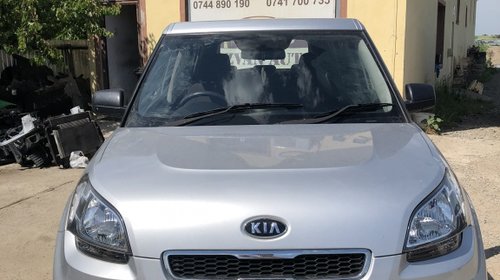 Dezmembrez kia soul 2009 1.6 benzina