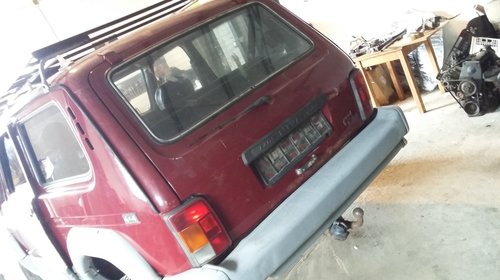 Dezmembrez lada niva 1,7 I 2001