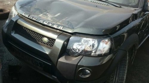 Dezmembrez Land Rover Freelander 2003 motor 2