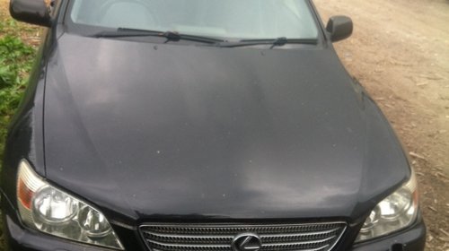 Dezmembrez Lexus IS 200 SE