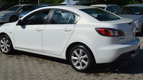 Dezmembrez Mazda 3 2.0i din 2011