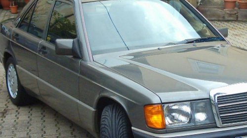 Dezmembrez Mercedes 190 E,2.0 benzina